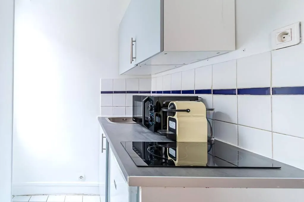 Avenue Philippe Auguste Apartment Paris